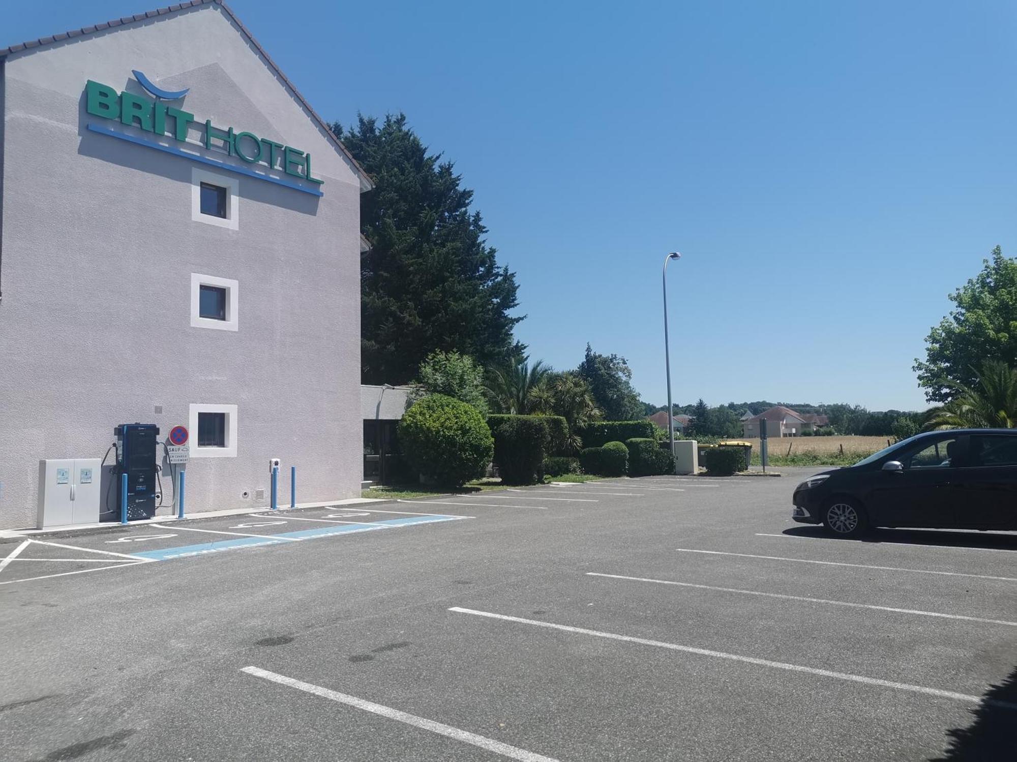 Brit Hotel Confort Pau Lons Exterior foto