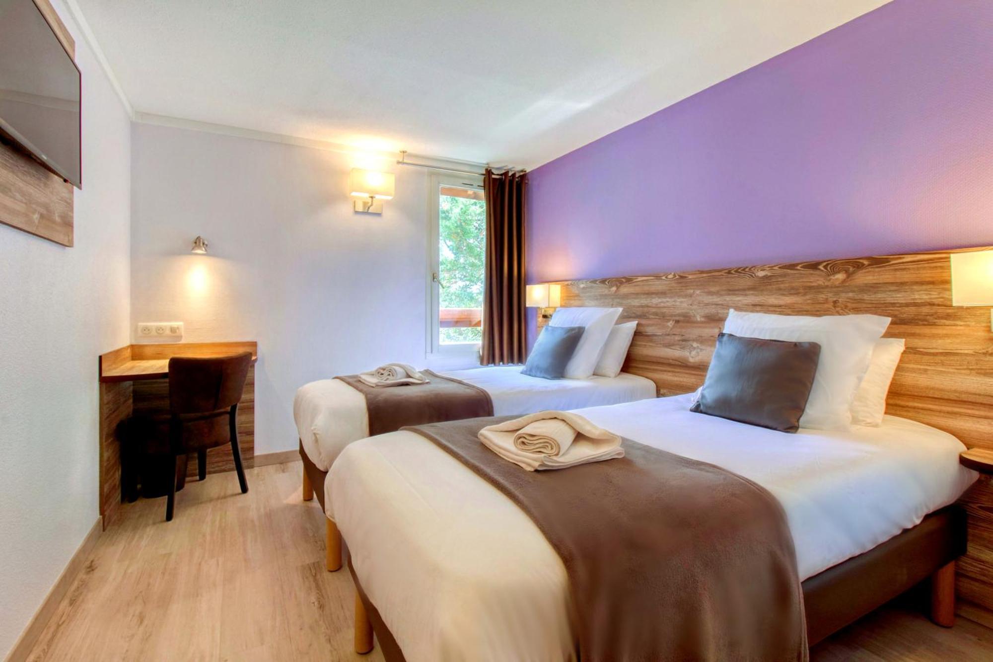 Brit Hotel Confort Pau Lons Exterior foto