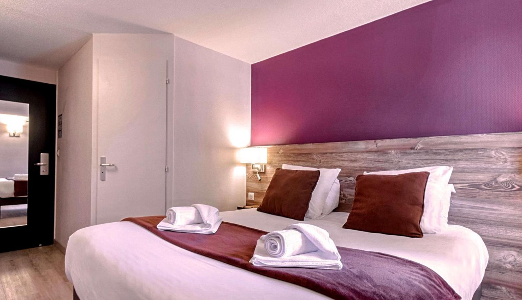 Brit Hotel Confort Pau Lons Exterior foto