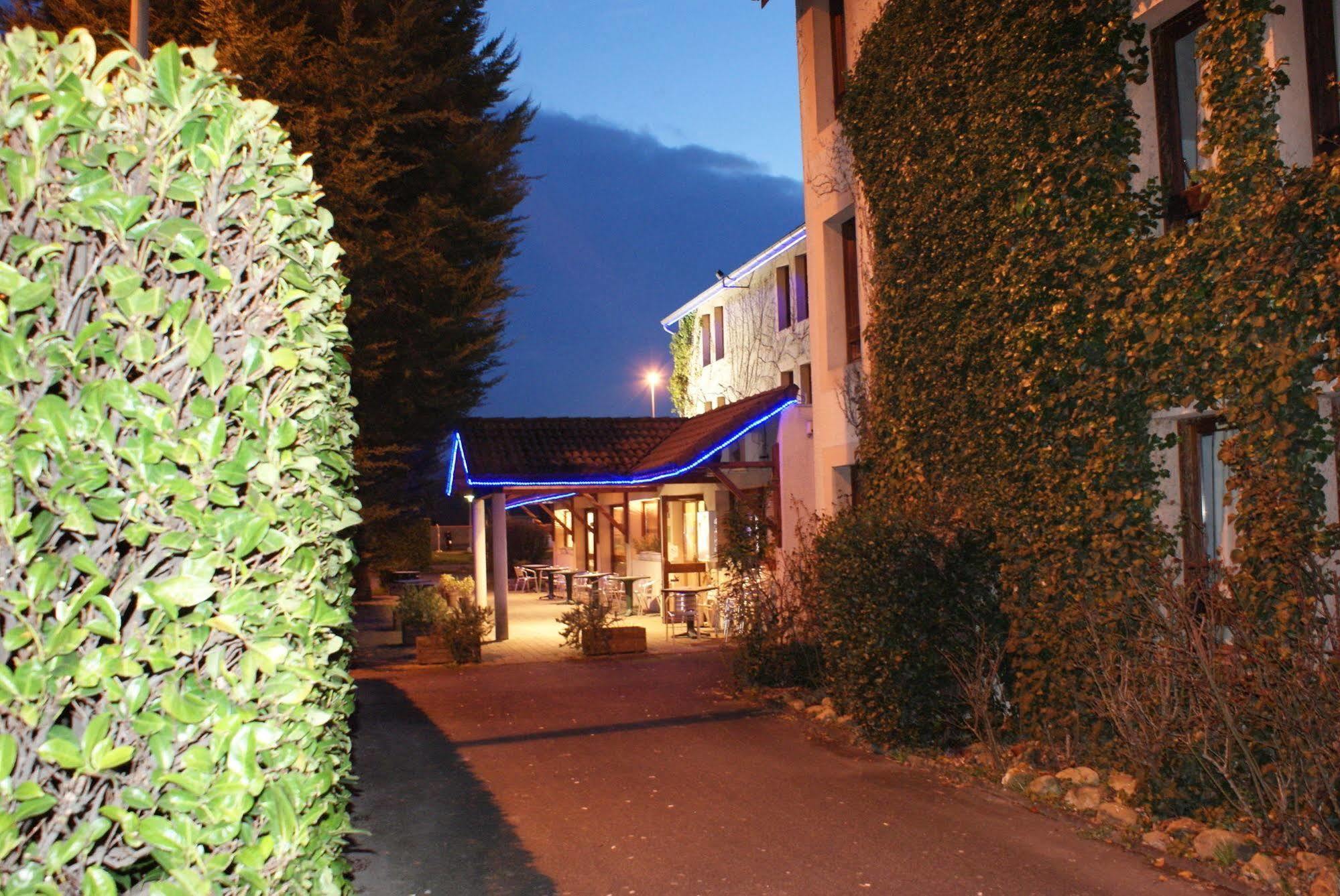 Brit Hotel Confort Pau Lons Exterior foto